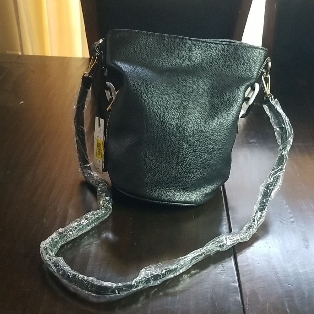 Chic Black Leather Crossbody Bag